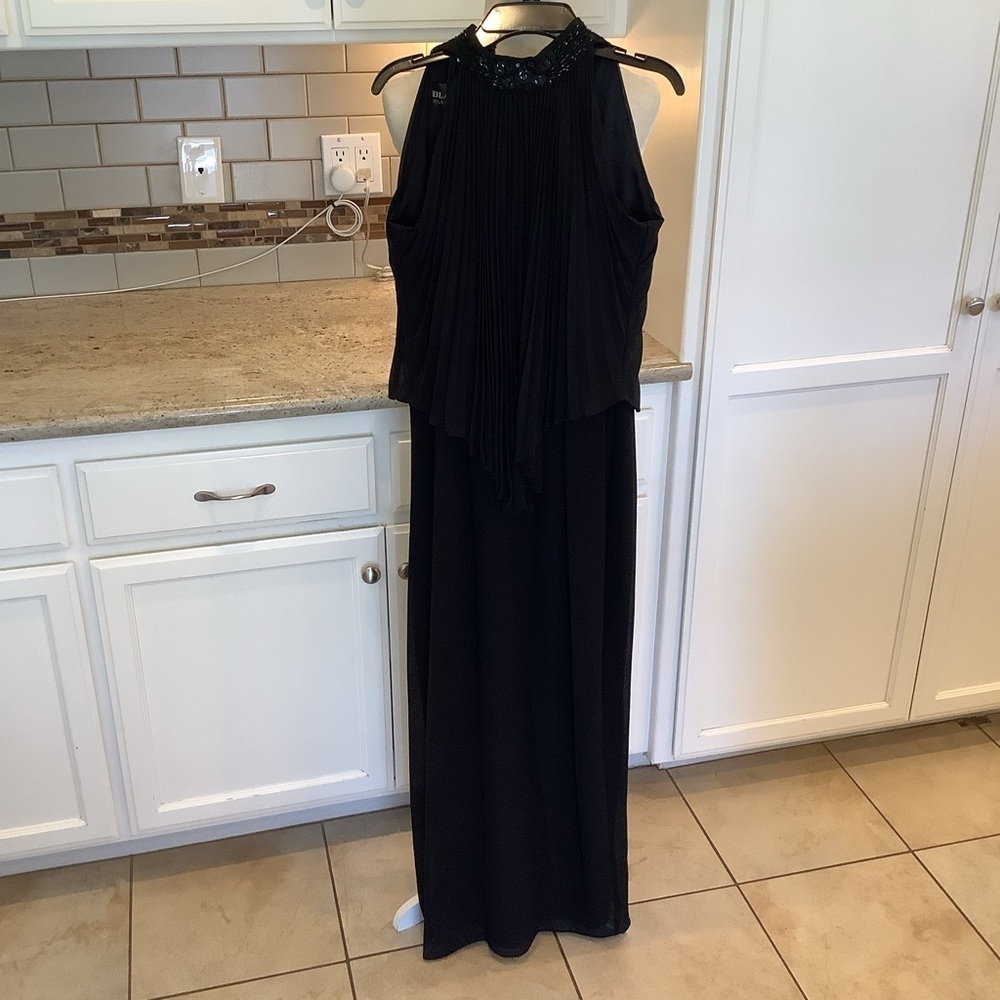 Oleg Cassini Black Tie Black Halter Sleeveless Gown Size 4 Pleated Overlay